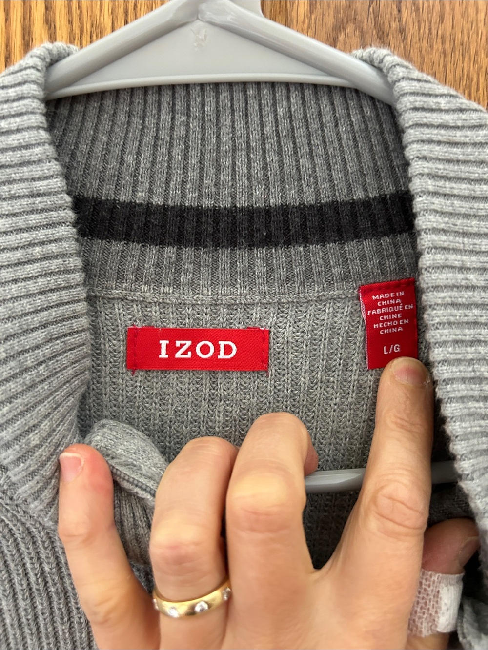 Izod Men's Light Gray Quarter-Zip Ribbed Sweater image 3